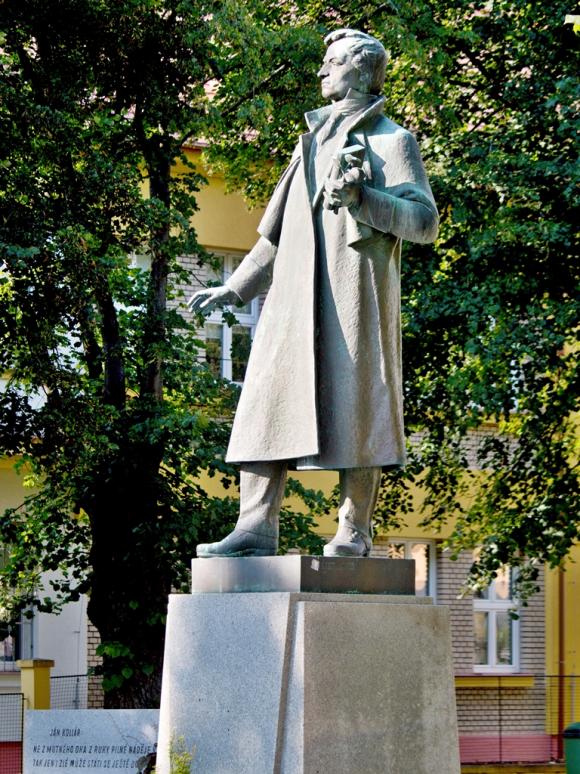 socha Jána Kollára socha Jána Kollára